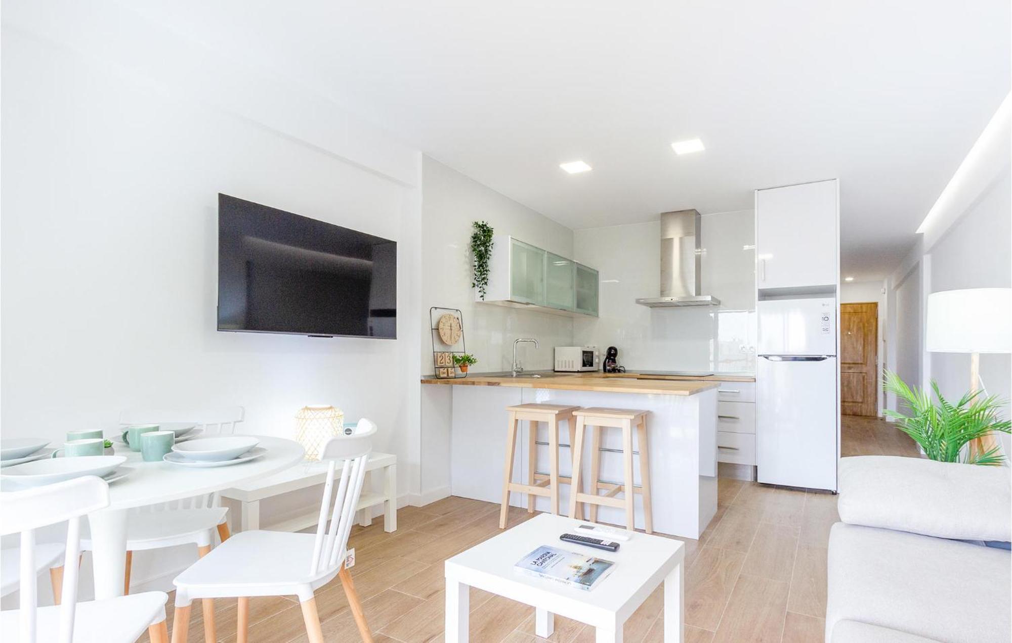 Lovely Apartment In Santa Pola With Kitchen Kültér fotó